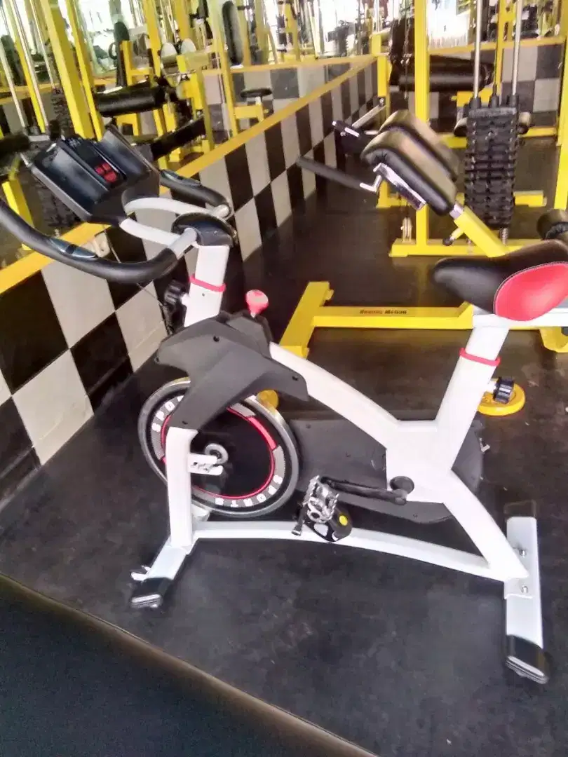 SEPEDA STATIS TYPE 930  / SPINNING BIKE