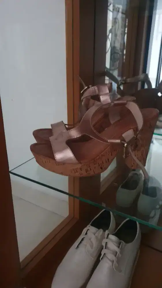 Dijual sepatu imporr size 38 cantik sekali