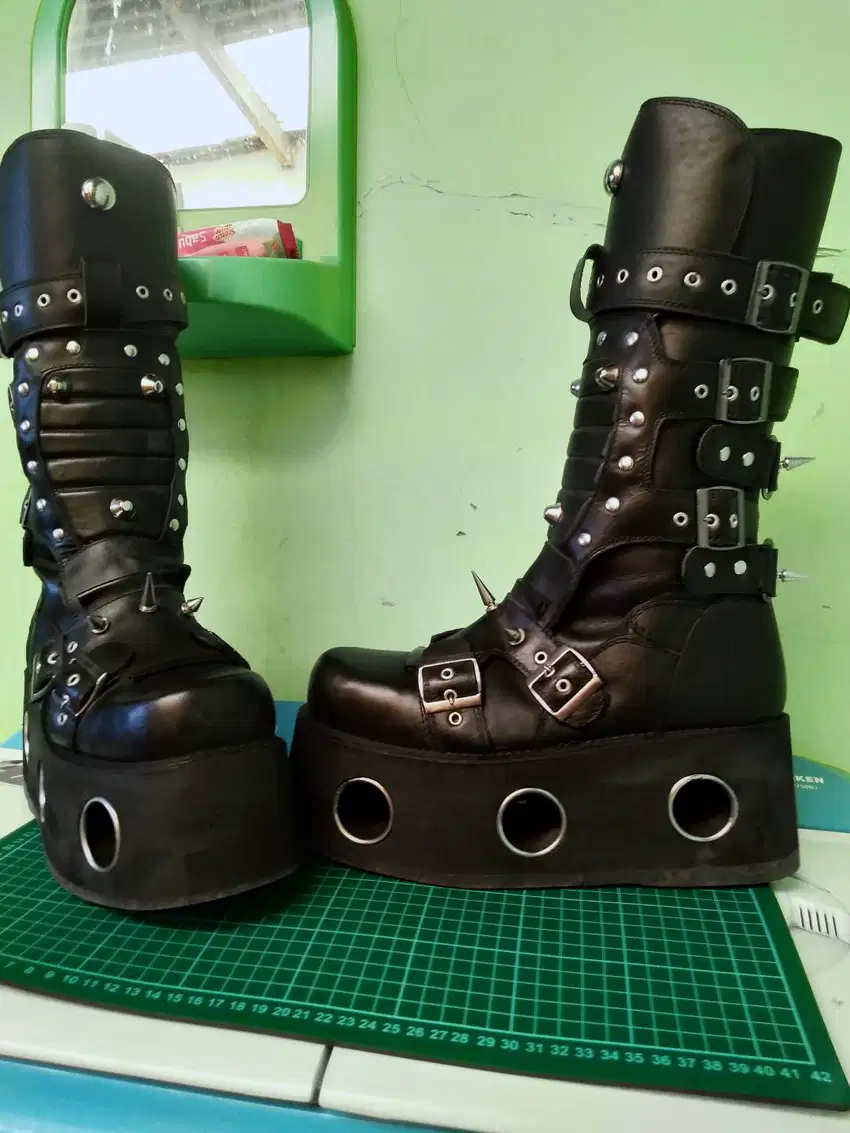 Gothic boots extreme