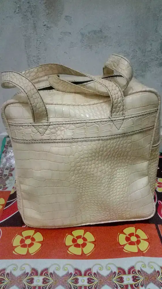 Jual tas jinjing bahan semi kulit buaya
