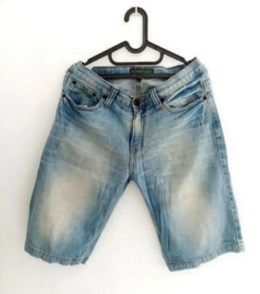 Celana Pendek Jeans. Merk Point One