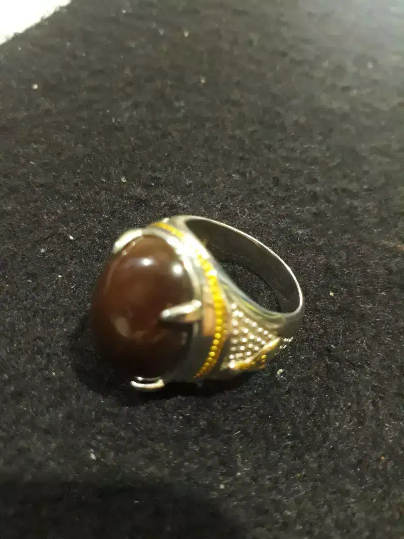 Cincin akik coklat manis