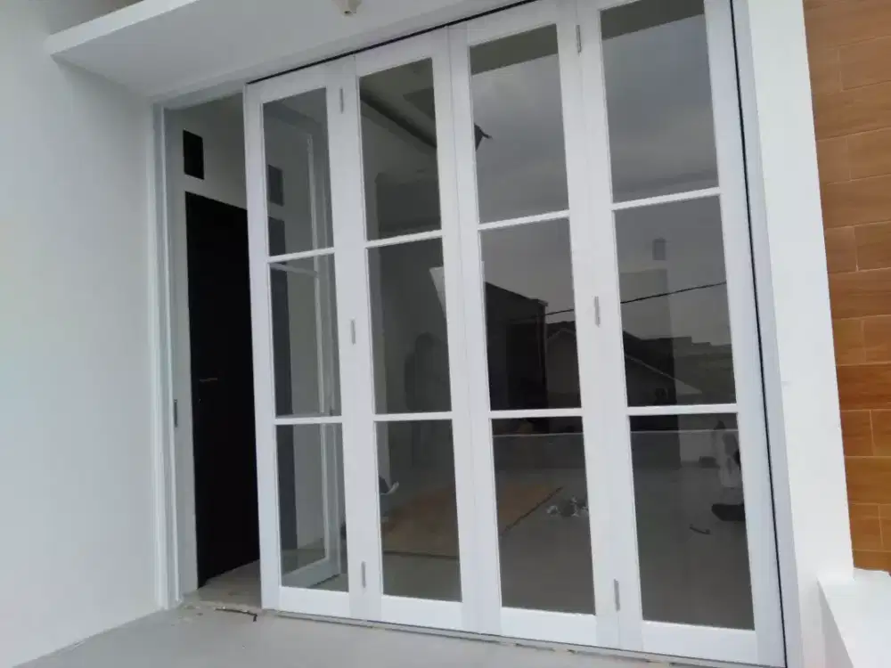 PINTU LIPAT ALUMINIUM