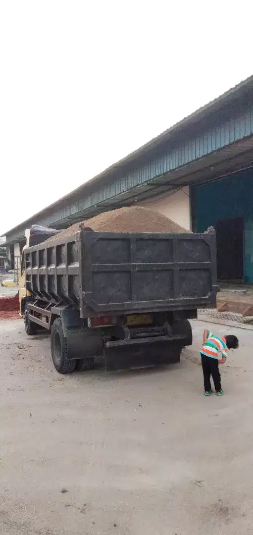Jual pasir isi 7 kubik. Full padat.