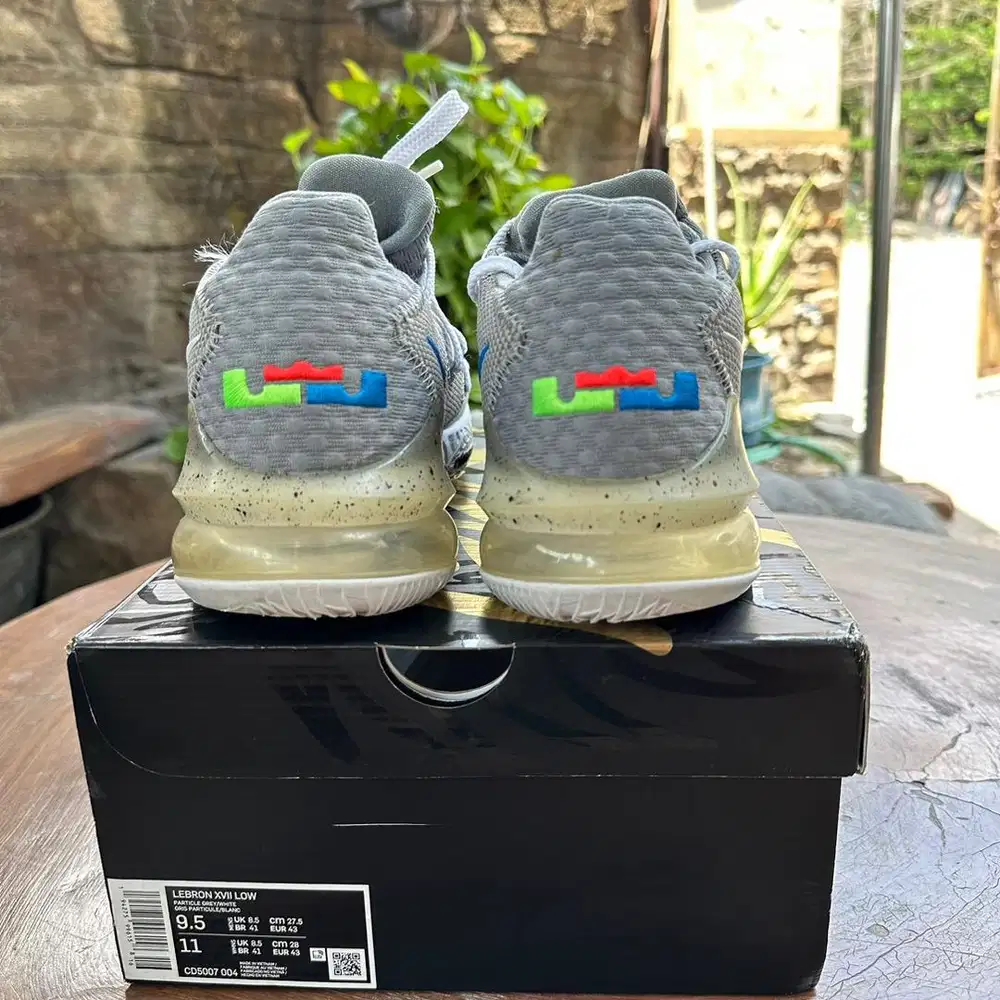 Sepatu Basket Nike Lebron XVII Low Size 43 / 27.5cm Fullbox