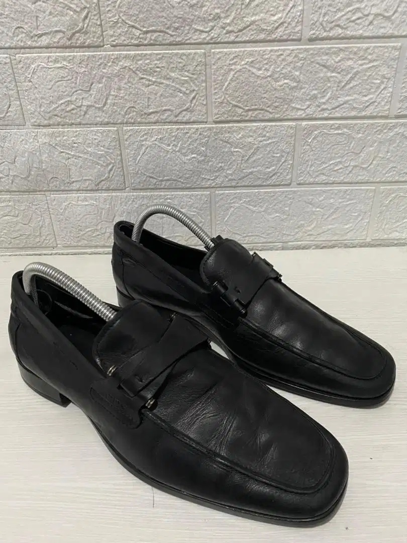 Sepatu formal tods size 40 (SALE)