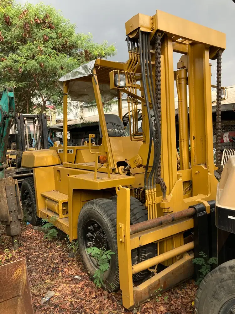 Mitsubishi Forklift FD100 10 ton forkshifter EX-Jepang
