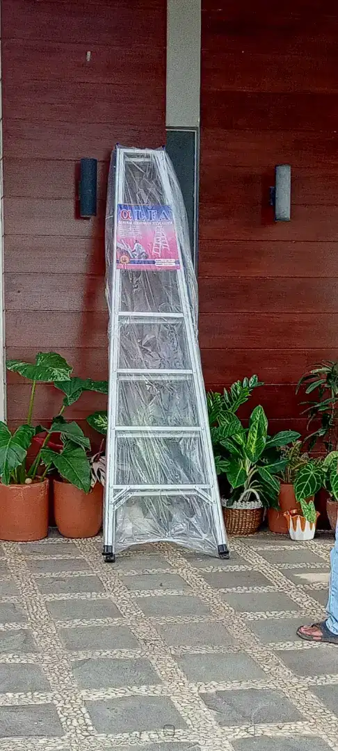 Tangga lipat aluminium 1,75m
