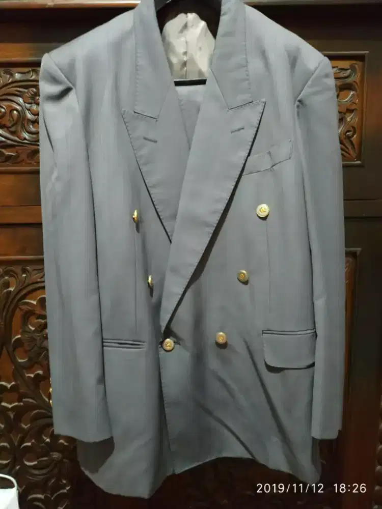 Jas & celananya Lord's Tailor.