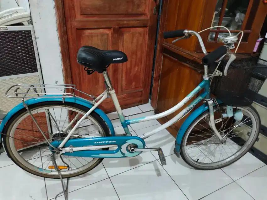 Sepeda mini R 24 merek united