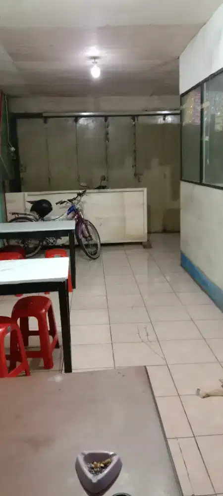 Dikontrakkan / tahun ,luas 6x15m