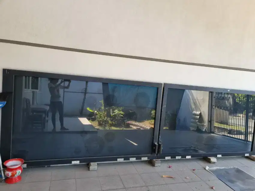 Pintu bingkai aluminium kaca