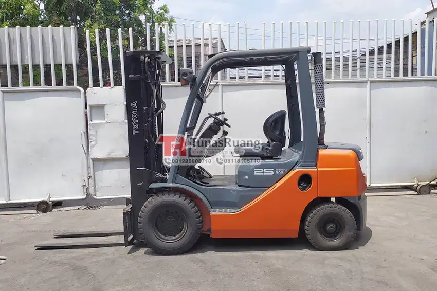 Toyota 8FD25 Series 8 Bekas Forklift Diesel