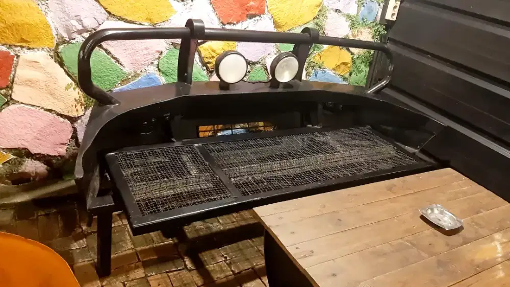 Kursi tema otomotif macho