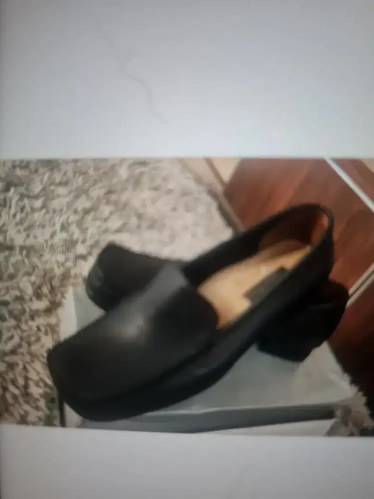 Sepatu Kulit wanita hitam kulit