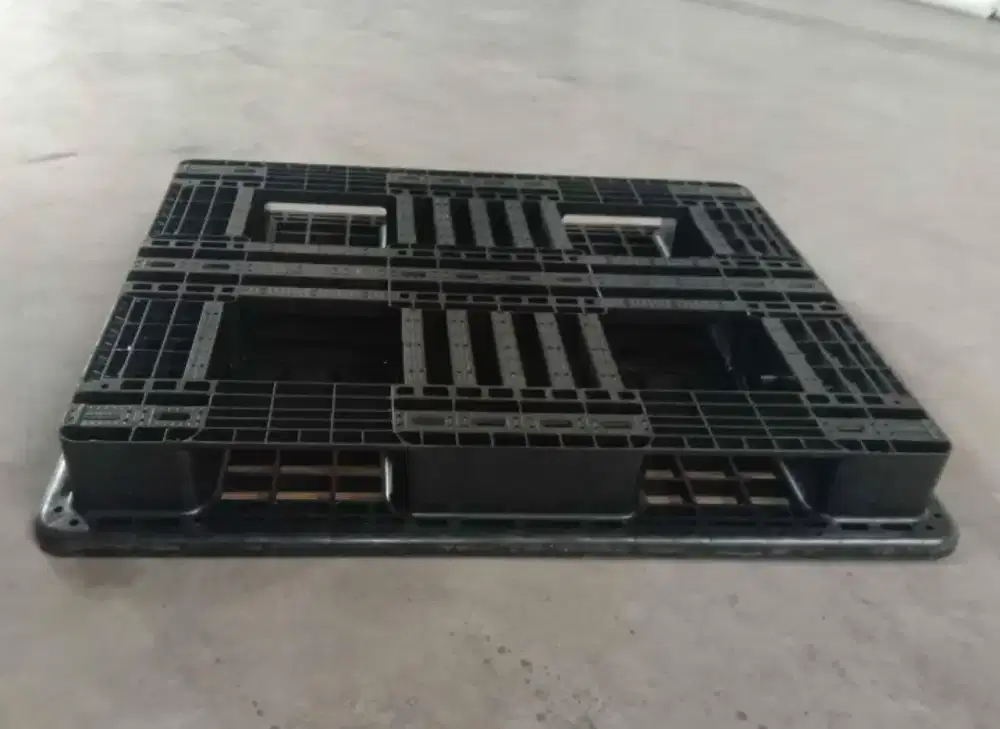 Palet Plastik Ukuran 130x110x15cm