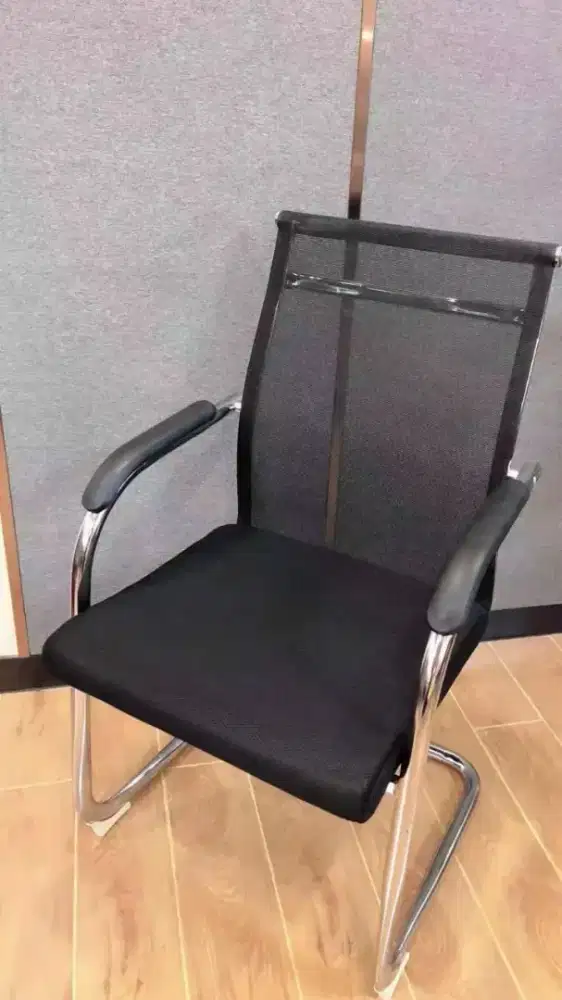 Kursi hadap kaki stainless