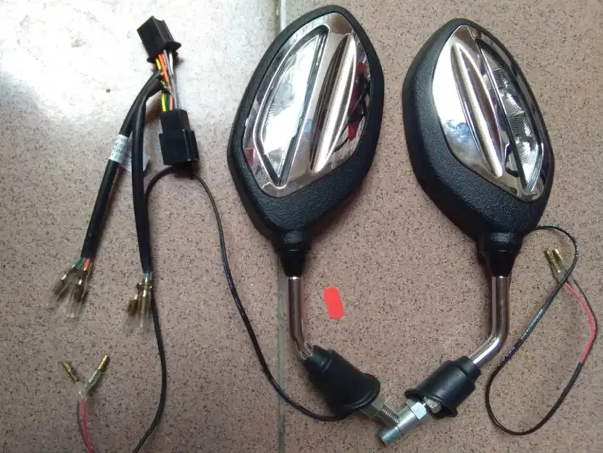 SPION MOTOR  /MIRROR TURN LAMP