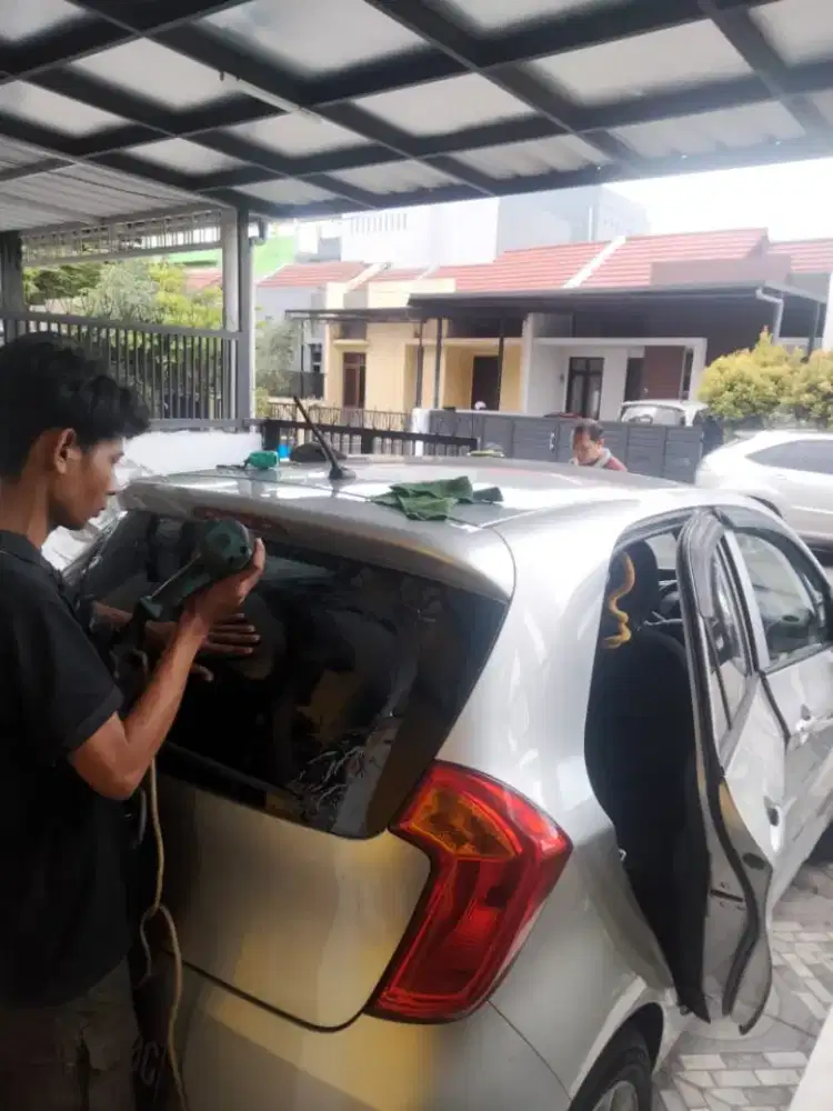 teknisi kaca film mobil panggilan