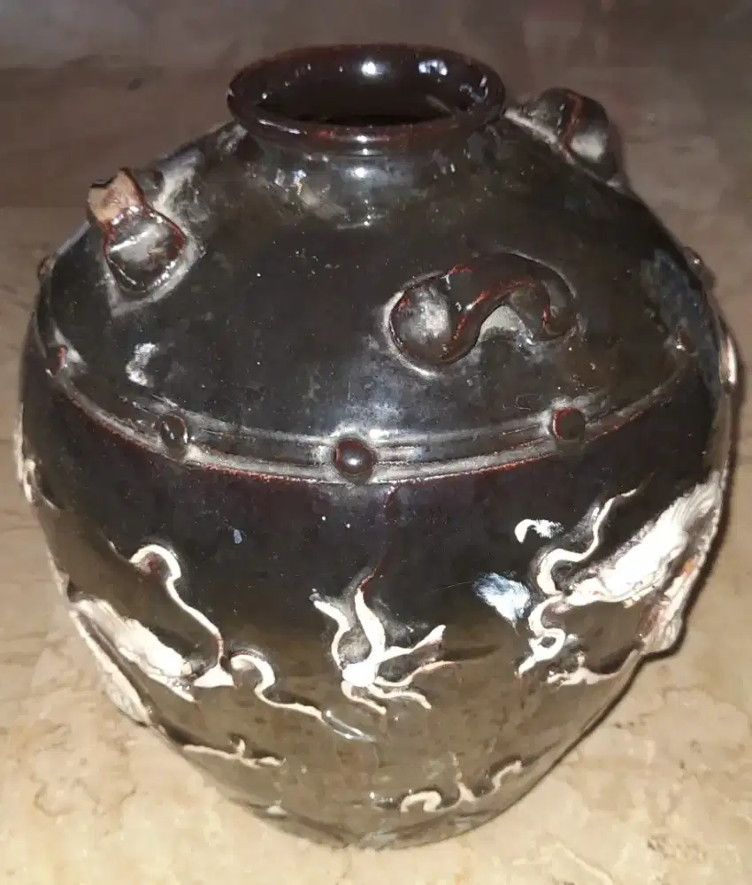 Guci Antik Naga Putih 1980