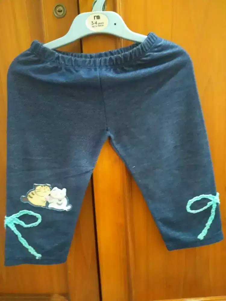 Celana anak selutut