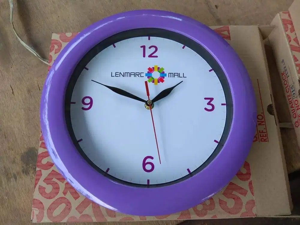 Jam Dinding Ulang Tahun KKN Plakat Seminar Kit Custom Desain