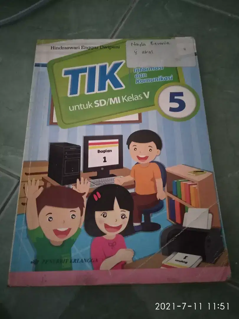 buku pelajaran SD Kelas 5 masih bagus terawat