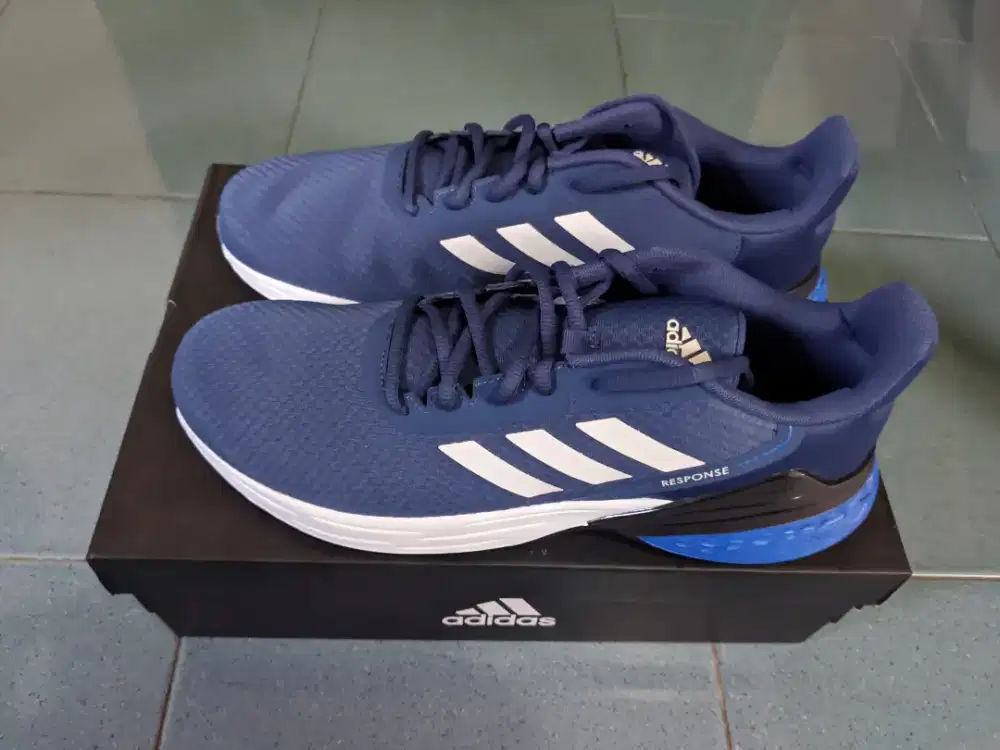 Sepatu Lari Pria Adidas Response FX3628 Size UK 10 Original