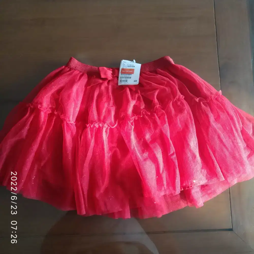 Pakaian anak perempuan