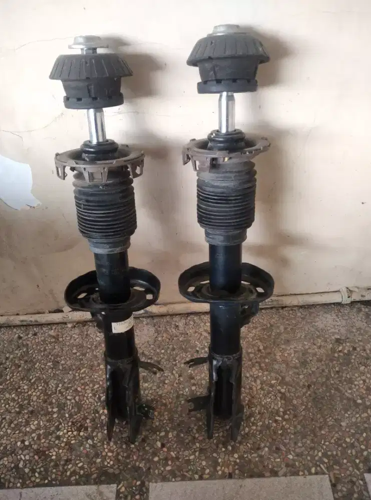 Dijual shockbreaker sekok shock depan 1 set Honda hrv 1set