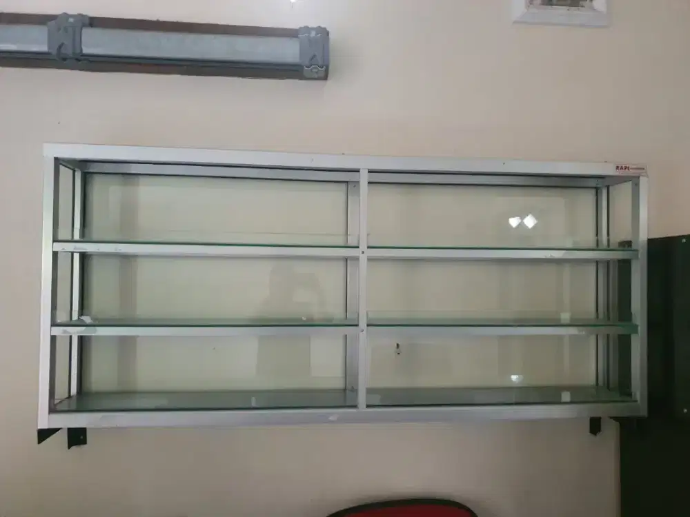 Terima Etalase toko kios Display