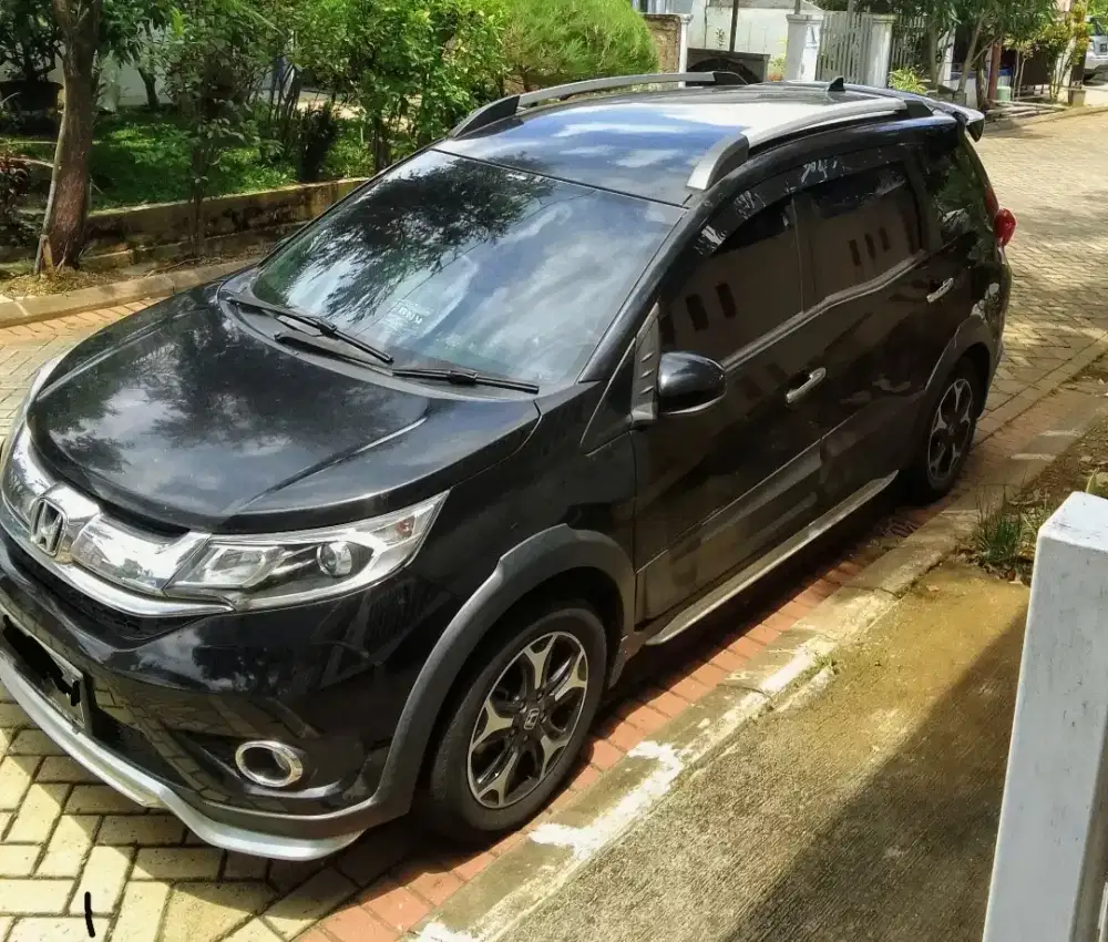 CASH HONDA BRV CVT PRESTIGE HITAM 2018 FREE SERVICE 10.000 KM