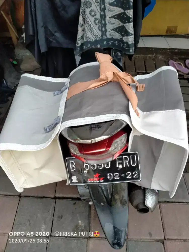 Tas obrok tas motor tas kurir uk sedang