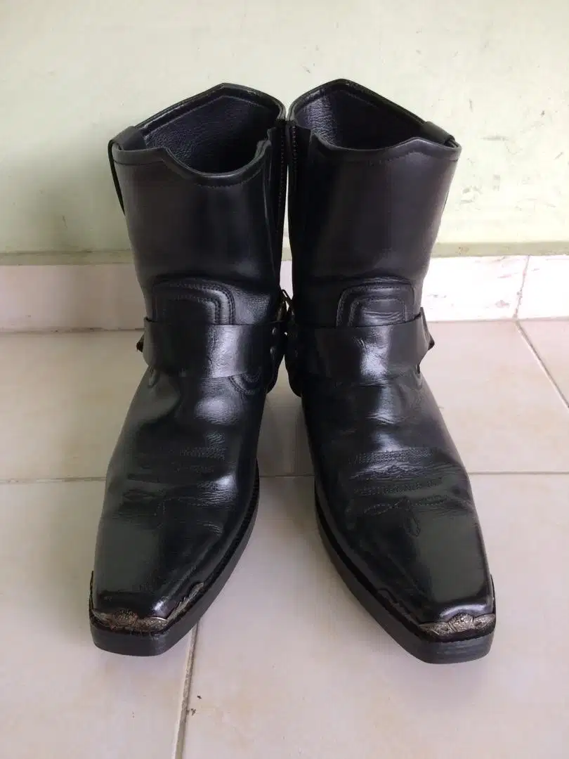 Sepatu Boots Pria Hitam