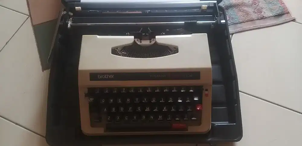 Mesin Ketik BROTHER M2000 (DELUXE)