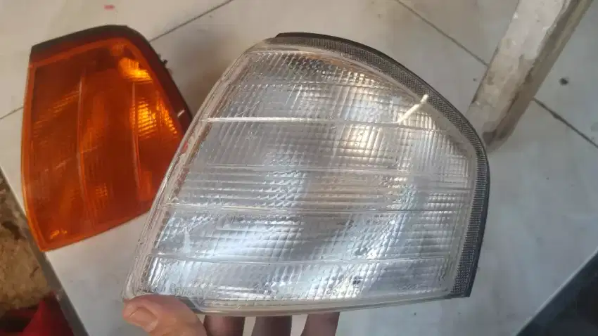 Lampu sein mercedes mercy w202 oem bosch kiri utuh