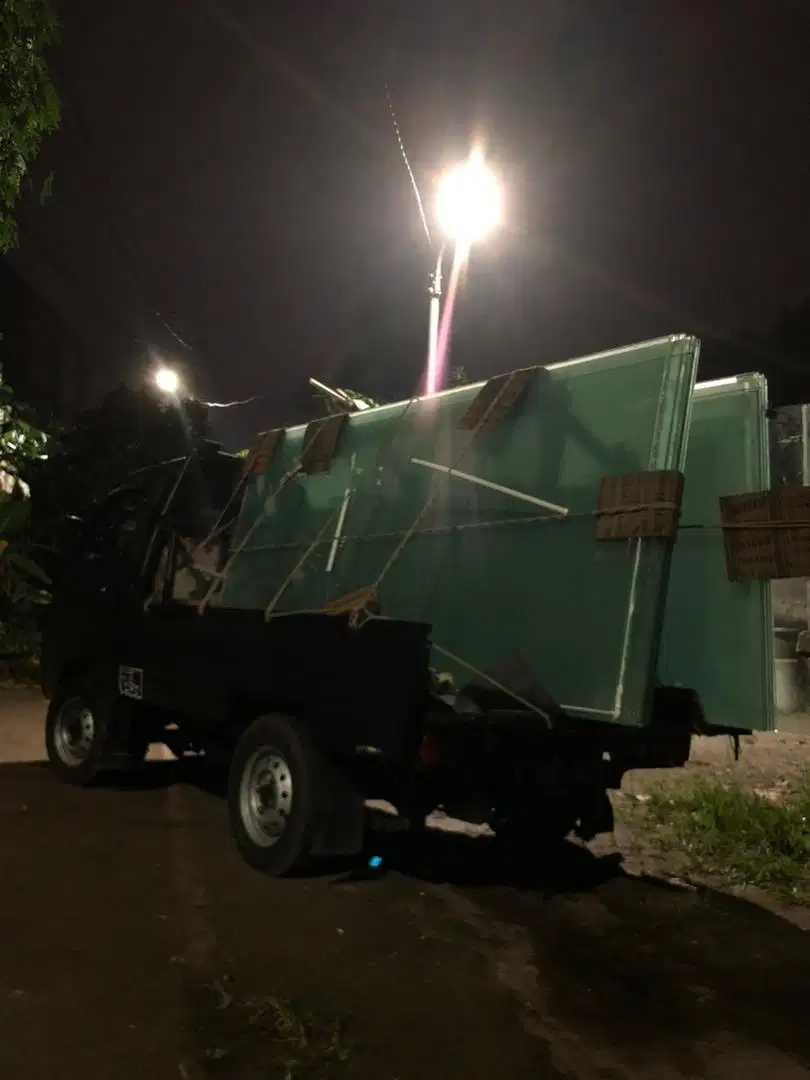 Jual beli kaca bekas