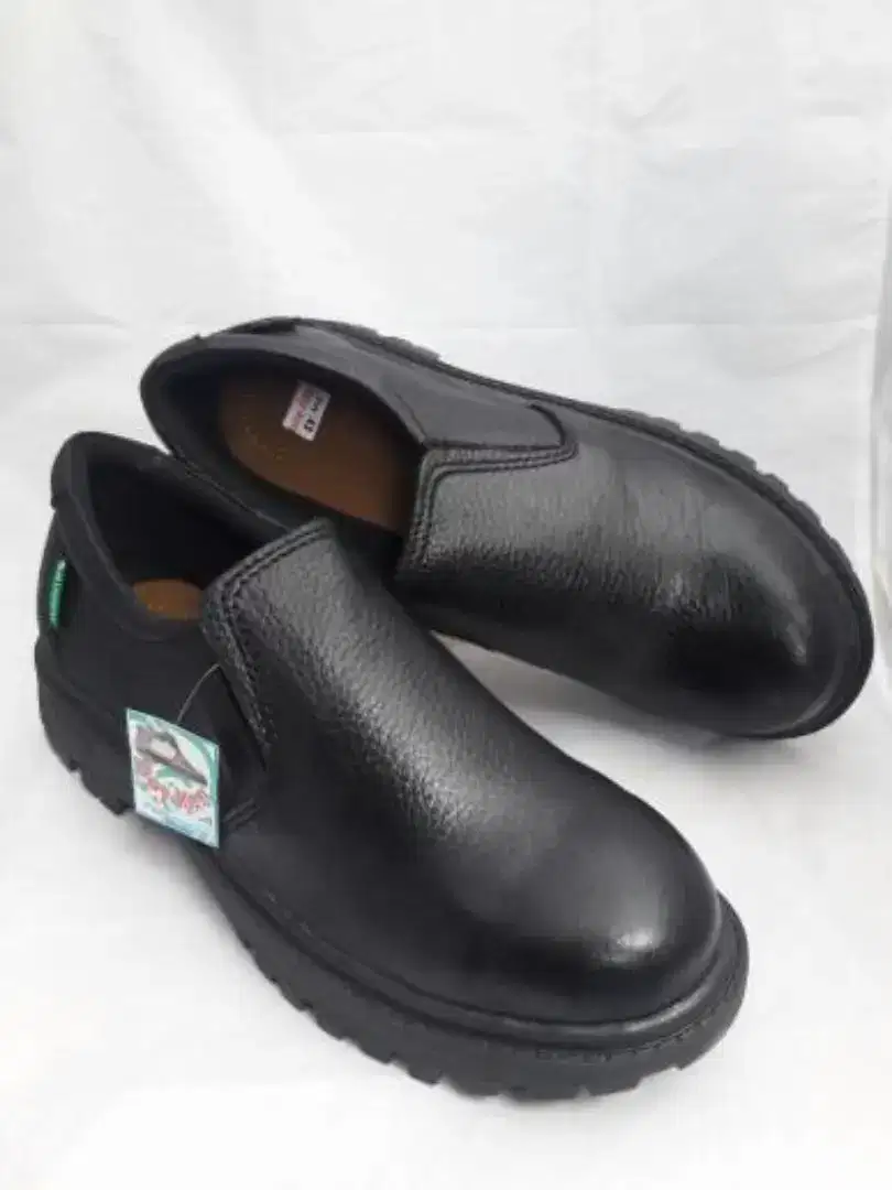 Sepati safety kulit asli slip on