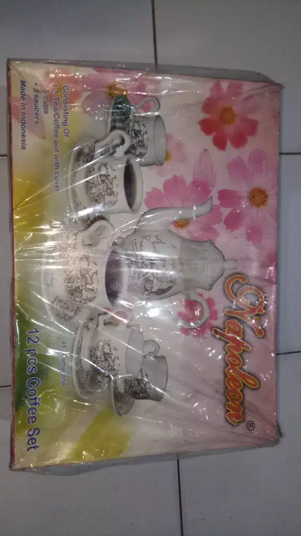 Coffe set /cangkir dan teko set kramik Napoleon