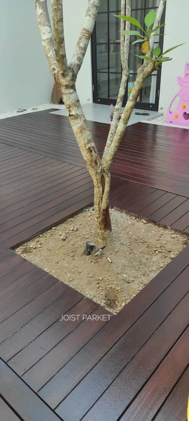 lantai kayu kolam renang decking ulin