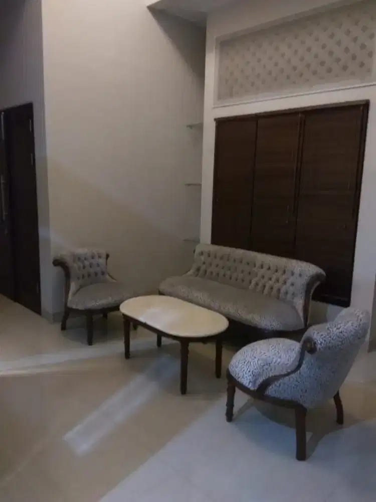 Dibeli kursi sofa tamu bekas anda