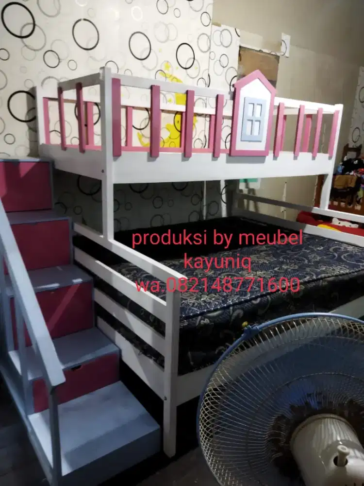 Ranjang tingkat costum