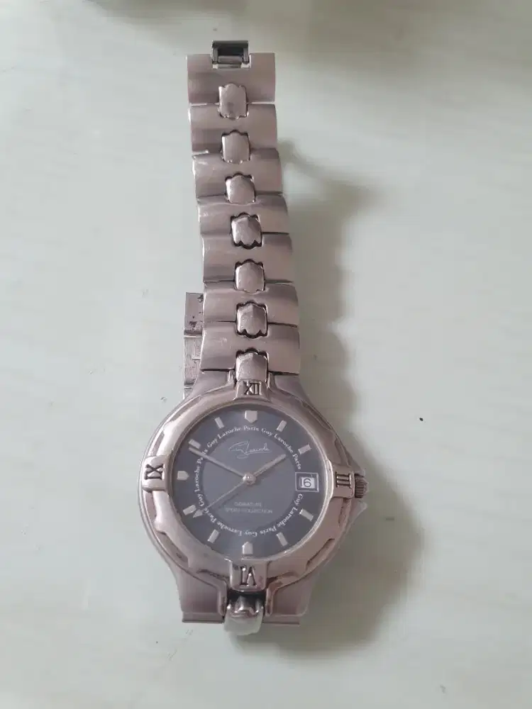 Jam tangan pria guy laroche