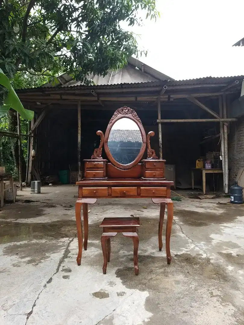 Meja Rias, Meja Rias Kayu