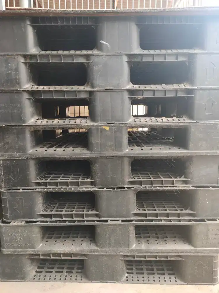 Palet Plastik Bekas/Pallet Lebih Tebal dan Lebih Kuat Alas Barang