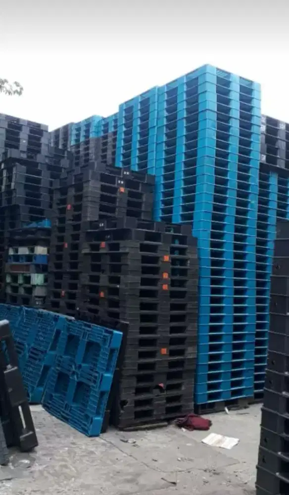 Pallet plastik second/baru palet plastik ready