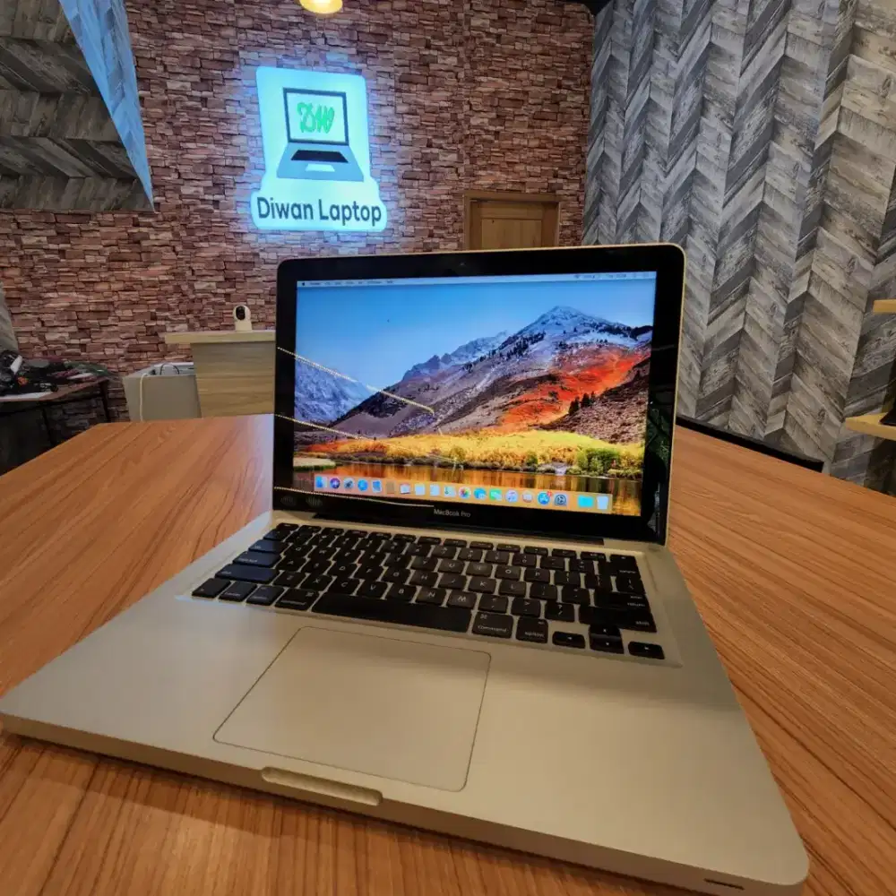Macbook Pro 3JTan!! Core i5 Ram 4GB SSD Bekas Second