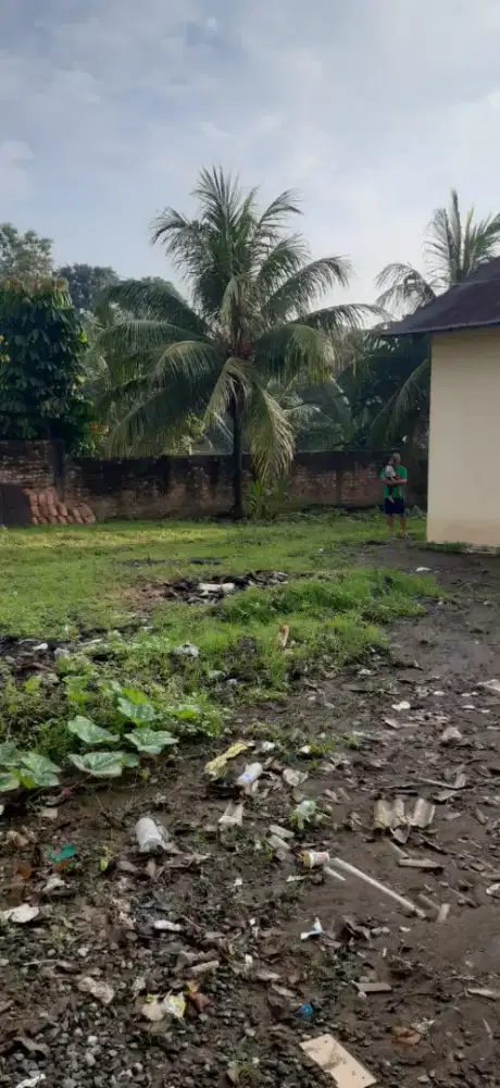 Dijual gudang dan tanah