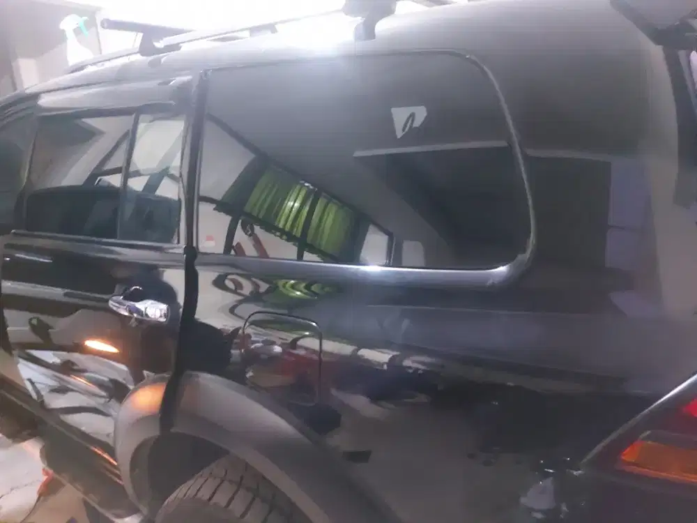 kaca film mobil menambah privasi