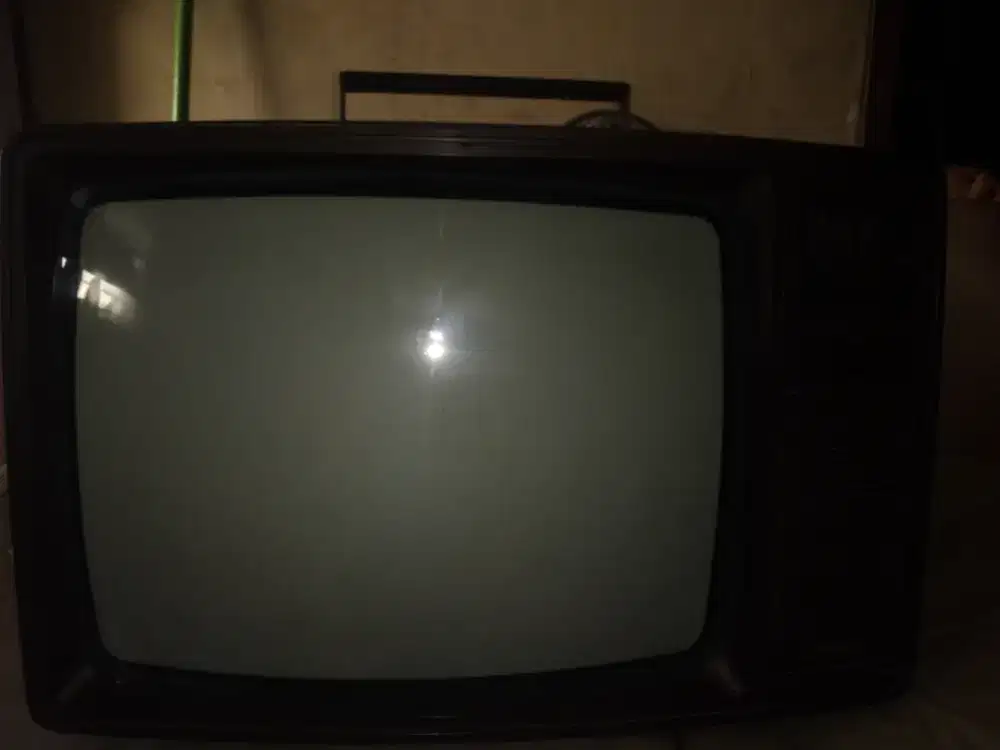 GRUNDIG super color era thn 1977 lawas